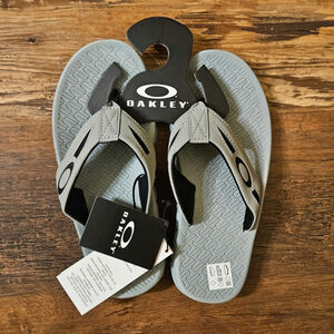 Oakley Men's Operative Sandal Flip Flops | Size 7 | Stone Grey and Black